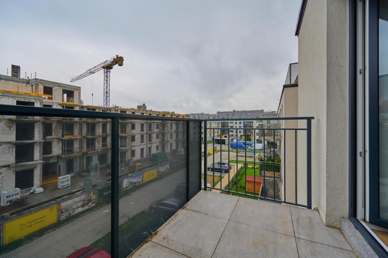 Jagodno Wroclaw Kajdasza Studio Z Bezplatnym Garazem By Noclegi Renters Exterior foto